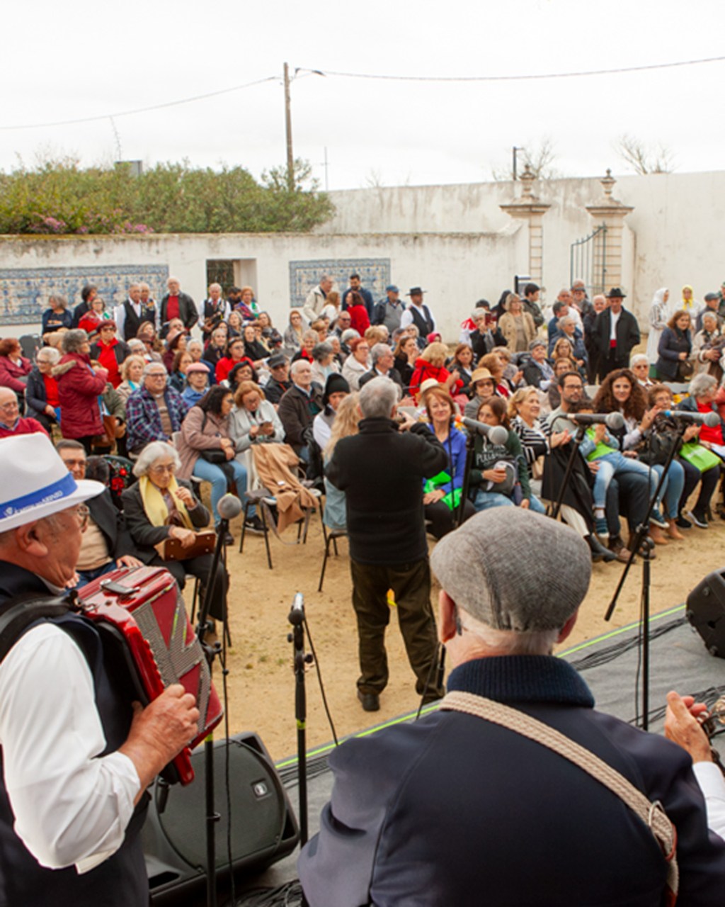 Vamos cantar as&nbsp;janeira